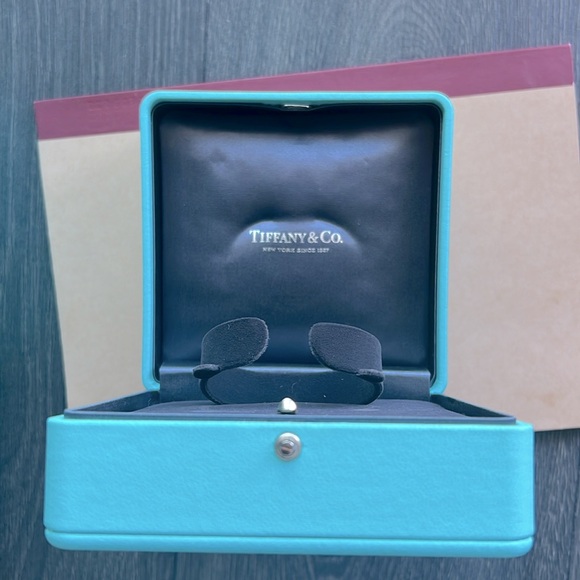 Tiffany bracelet storage box. - Picture 5 of 10